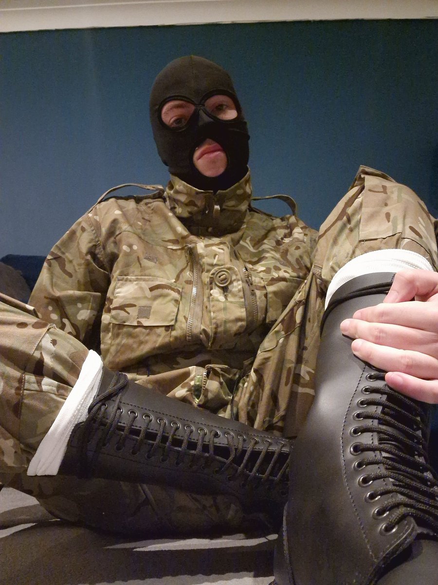 troublesuffolk's tweet photo. ✅️ Balaclava
✅️ 20 hole boots
✅️ Camo
#bootfags #20holeboots #20hole #gayboots #gaytradie #bootworship https://t.co/zrQhn3UZ5l