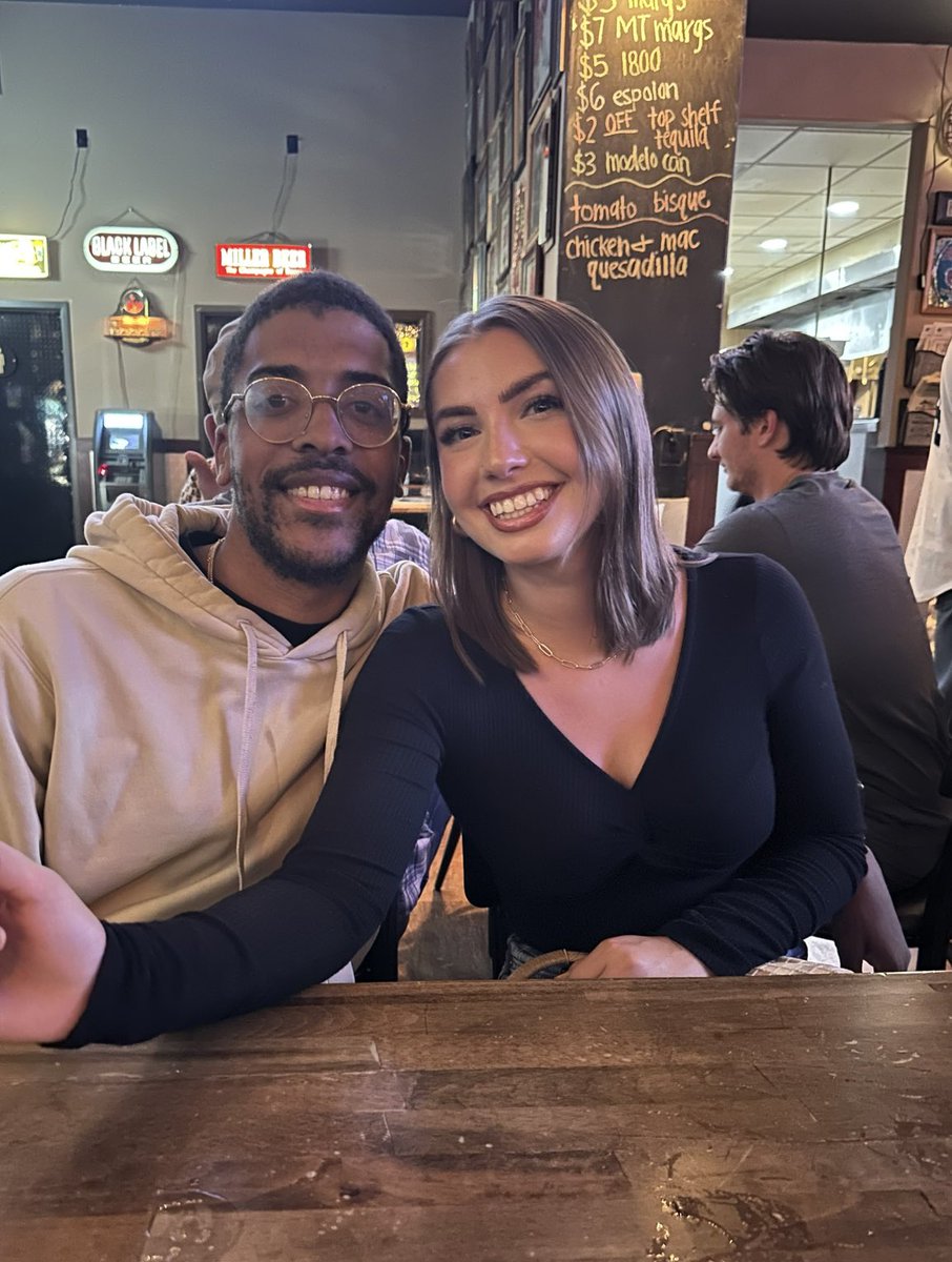 compau_ashlyn's tweet photo. Me? Obsessed with my bf? Absolutely. 😇🤍 https://t.co/7wv0TFyZaX