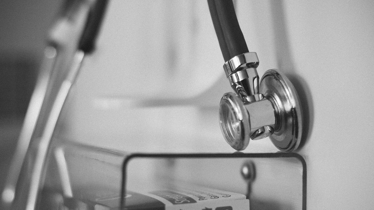 Health experts are urging women to go for cervical cancer screening following the rise in the cases being attributed the fact that men today are spreading the Human Papilloma Virus (HPV) that causes the cancer, from one sexual partner to the other.
Martha Nantayi, a senior