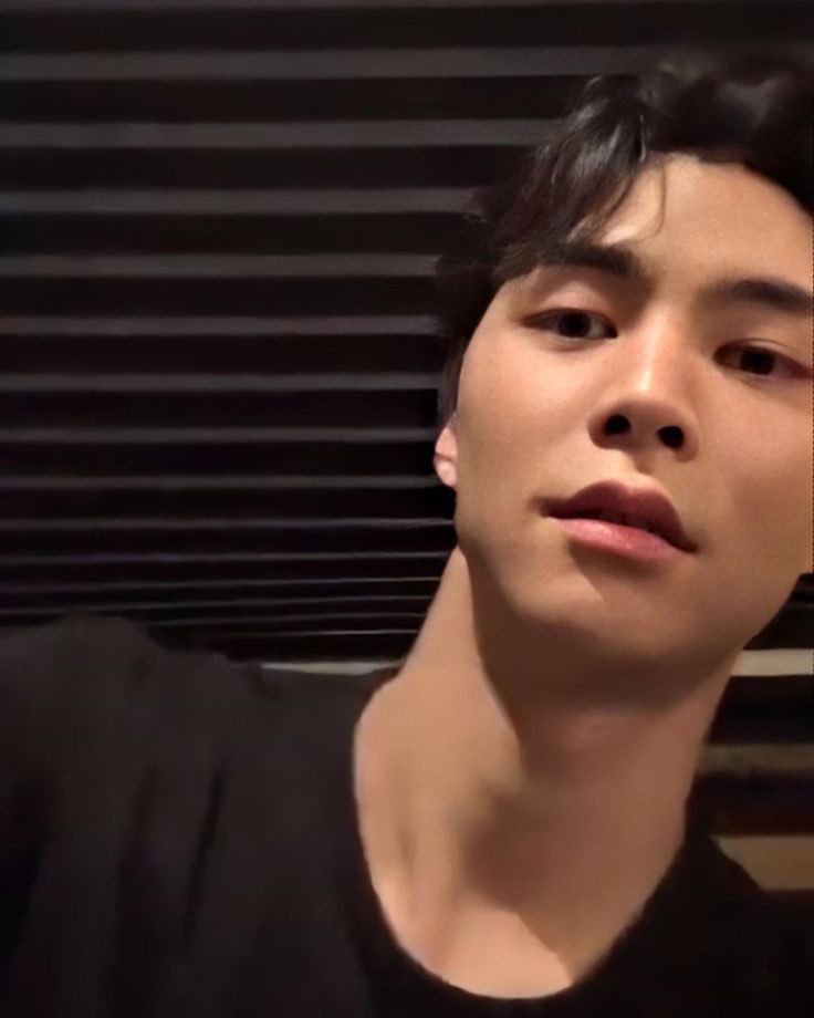 jjanpurinn's tweet photo. ตำนานสุดๆละอันนี้ แตกแตนทั้งทล เห็นครั้งแรกช็อคมาก หล่อภูมิฐานเหมาะกับเป็นแฟนหนูสุดๆ หนูรักพี่จอนนะ🥹🥹🥹 https://t.co/HMo72NWR3a