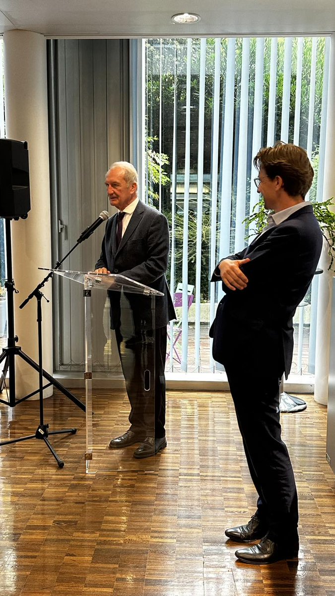 Gérard Longuet (@gerardlonguet55) on Twitter photo Je remercie <a href="/jeromedumont/">jerome dumont</a> et l’ensemble des Conseillers du <a href="/deptmeuse/">Département Meuse</a> qui ont souhaité me rendre hommage aujourd’hui.
Qu’ils se rassurent, mon affection et mon implication pour notre beau département restent intacts. Je continuerai à mener des batailles aux côtés des meusiens. Je remercie <a href="/jeromedumont/">jerome dumont</a> et l’ensemble des Conseillers du <a href="/deptmeuse/">Département Meuse</a> qui ont souhaité me rendre hommage aujourd’hui.
Qu’ils se rassurent, mon affection et mon implication pour notre beau département restent intacts. Je continuerai à mener des batailles aux côtés des meusiens.