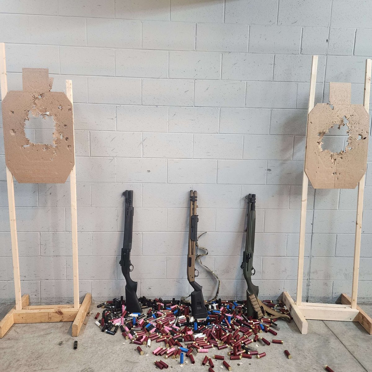 Barracks616's tweet photo. Combat shotgun training is the best way to kill time. Who says serious training can’t be fun? Let us know if you’d like to join us! 😉
#barracks616 #grandrapidsmi #2a https://t.co/tiB1kFpUO0