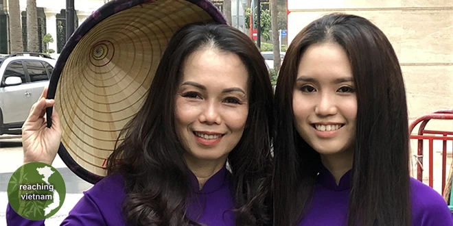 reachingvn's tweet photo. “Charm is deceptive, and beauty does not last, but a woman who fears the Lord will be greatly praised.” Prov 31:30 Pray for the women in Vietnam who serve in their church and small groups. Ask God to grow up a new generation to glorify Him. #pray4vietnam https://t.co/npApuDeQHr https://t.co/BP7wy8WtQW