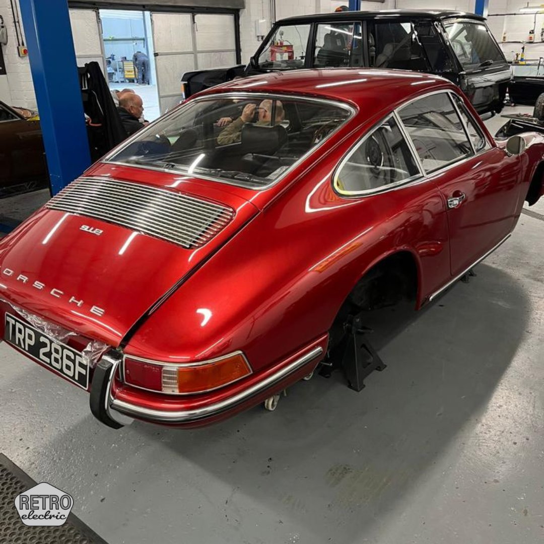 retroelectrics1's tweet photo. Another stunning Porsche has been dropped off to the Workshop! 

We're still in the early stages for this 912, but the engine's been removed and she's ready for restoration and some exciting upgrades. Much more on this to come. 

#classic912 #912club #porscheclub #porsche https://t.co/mZT3Zu3E7B