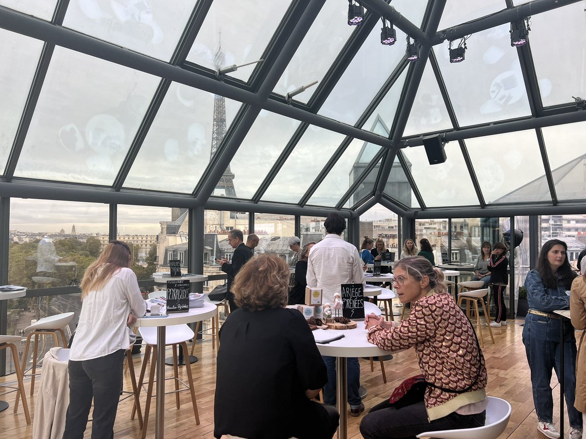 En conférence de presse #pyrenees à #paris présentation de l’offre hiver Pyrenees2vallees  #aurelouron <a href="/SaintLaryAlti/">Station de ski de Saint-Lary - Altiservice⛷🏂</a> <a href="/npyski/">N'PY ⛷</a> <a href="/Saint_Lary_Fr/">SAINT LARY</a> <a href="/Piau_Engaly/">Piau-Engaly</a> <a href="/valleedulouron/">Office de tourisme de la Vallée du Louron</a> #neige #ski #nouveautes