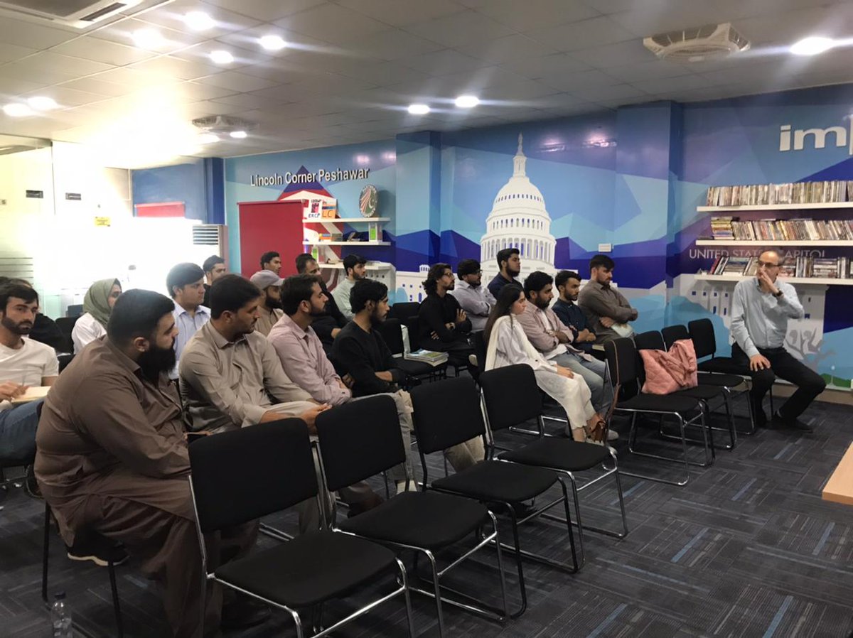 PCAAKP's tweet image. #LetPeshawarBreathe🌱 Campaign:
📢The #PCAA team held awareness sessions at @IMSciences_Pesh and Agriculture University, highlighting the impacts of #AirPollution in #Peshawar and #KhyberPakhtunkhwa.