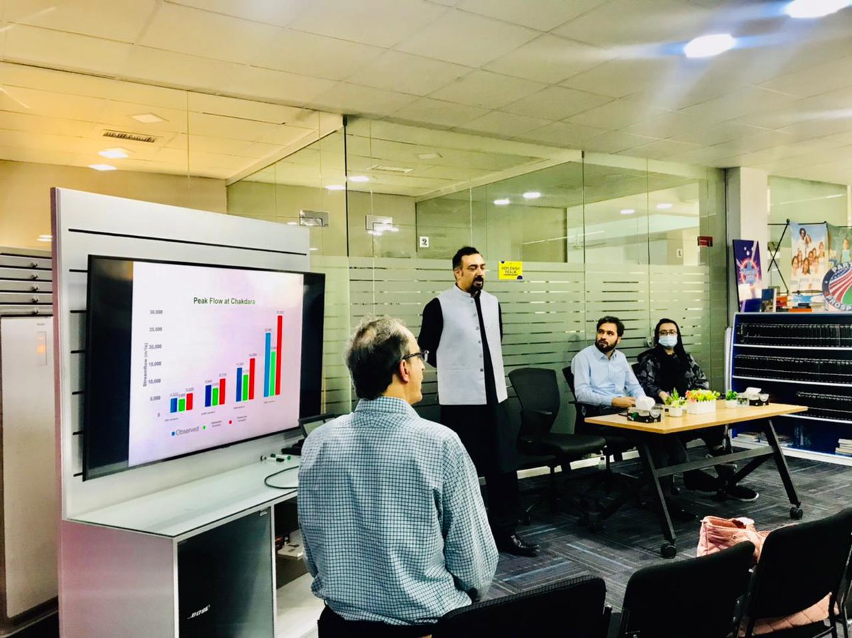PCAAKP's tweet image. #LetPeshawarBreathe🌱 Campaign:
📢The #PCAA team held awareness sessions at @IMSciences_Pesh and Agriculture University, highlighting the impacts of #AirPollution in #Peshawar and #KhyberPakhtunkhwa.