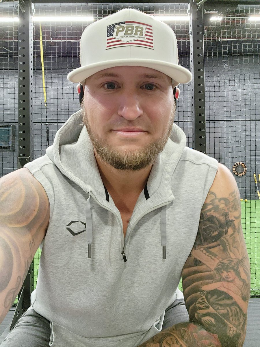 I turned 40 today.. 👨‍🦳

A quick reflection on 4 decades on this earth..

• Family &amp; friends matter MOST. There's no question. I've accumulated a large &amp; growing list over the yrs &amp; I'm thankful for that.
• Relationships are so important. Build as many as you can.
• Find a