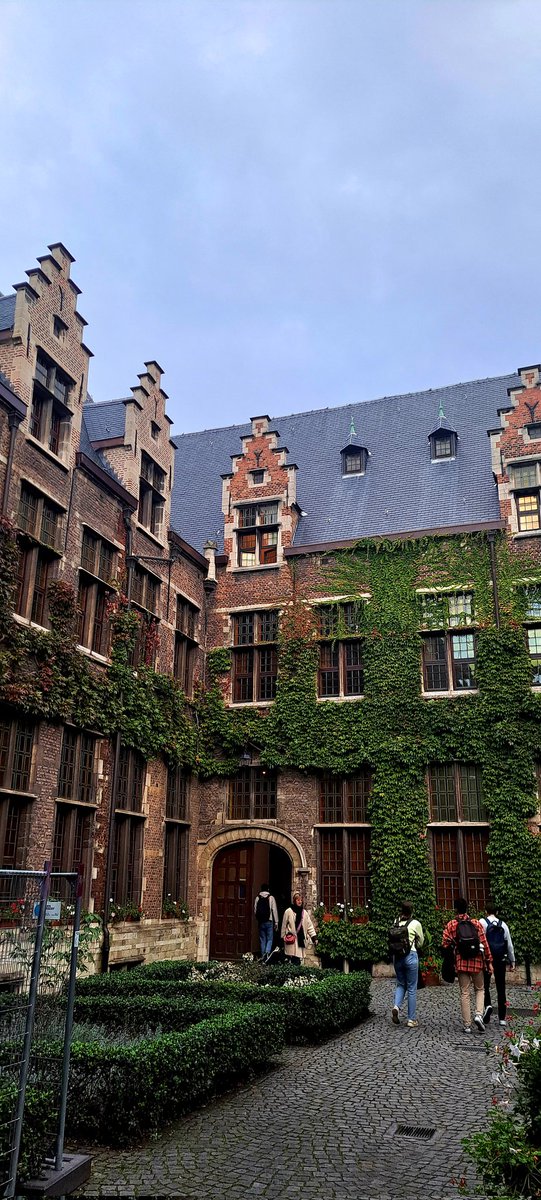 Anneke Pons tweet media