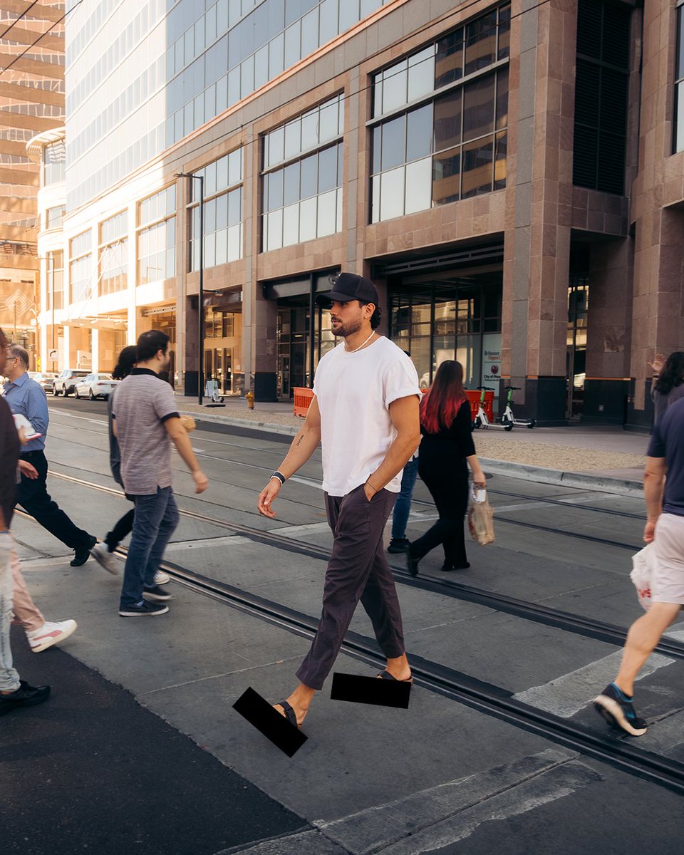 When athlete’s foot strikes, it can feel like the whole world is gawking at your dogs. Hit a confident stride with Lotrimin and take those puppies out on the town.​

Use as directed.