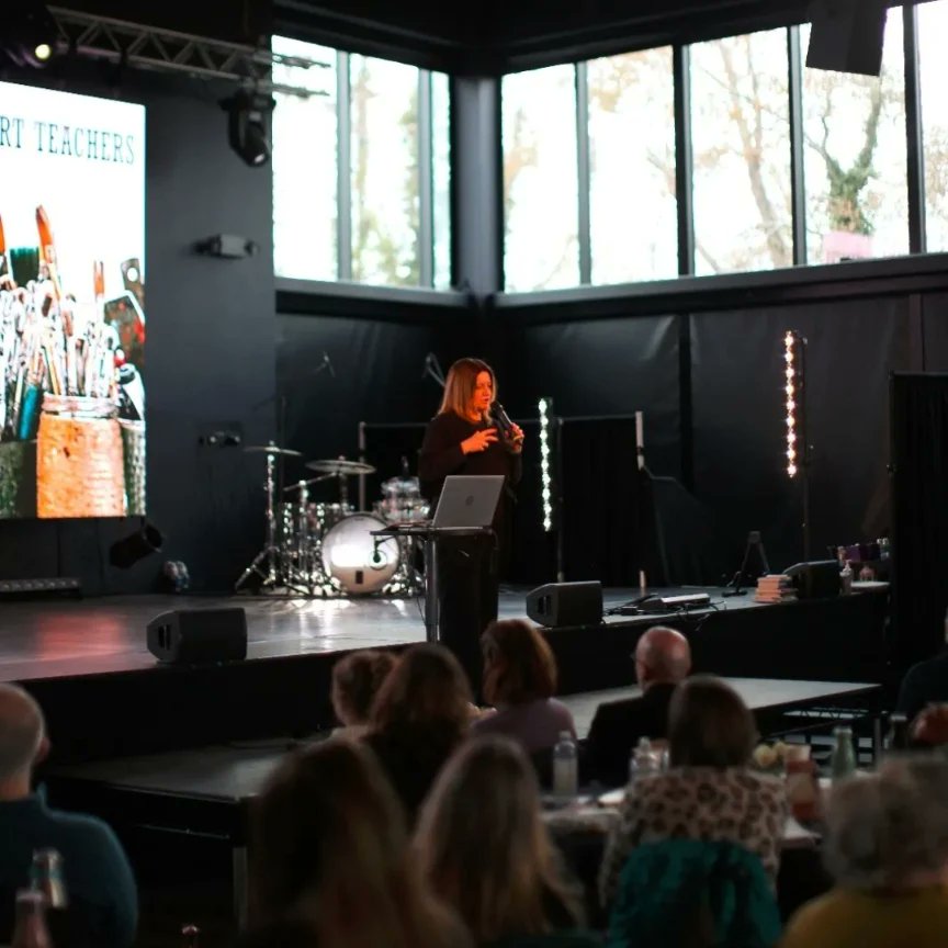 Trauma_recovery's tweet photo. It was an incredible time at our #TraumaRecoveryUK Conf earlier this year, gathering together online &amp; as a room full of professionals from a breadth of fields, all working to support CYP! We loved hearing from brilliant keynote speakers @betsydet, @_LisaCherry &amp; @semhheadox https://t.co/m86Xf8T5Tz