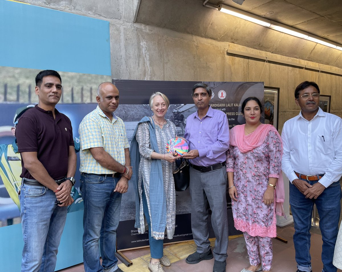 Thanks to #Chandigarh Press Club President Saurabh Duggal and his team, as well as Chandigarh Lalit Kala Academi, for inviting me as a special guest to the First Tri-City Photo Journalists Awards and Exhibition. (1/2)