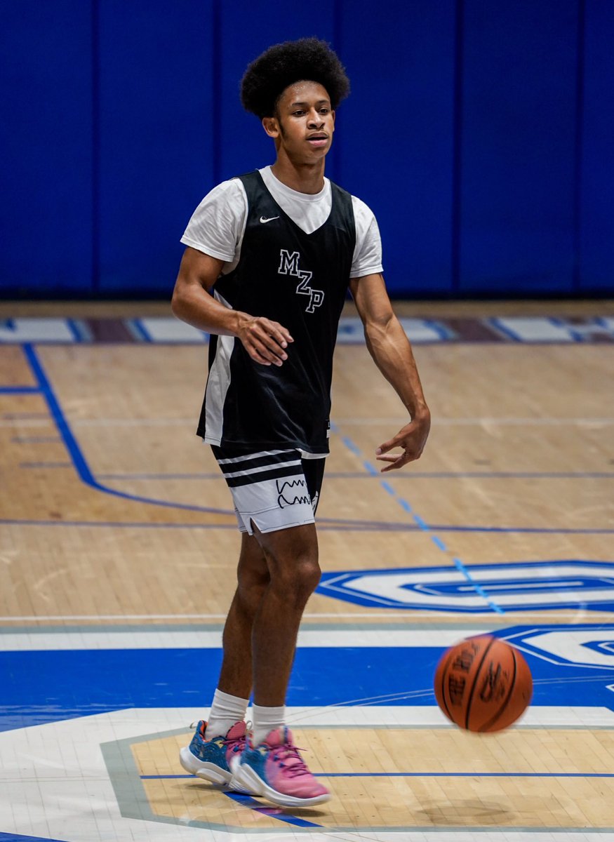 G0LD3NCh1LD22's tweet image. 2026 CG Kemari Pointer @PointerKemari is 🪣 ! Quick off the dribble and perimeter threat from deep. In for a big season. Keep Stacking @MZPAHoops 
#StackGoodDays