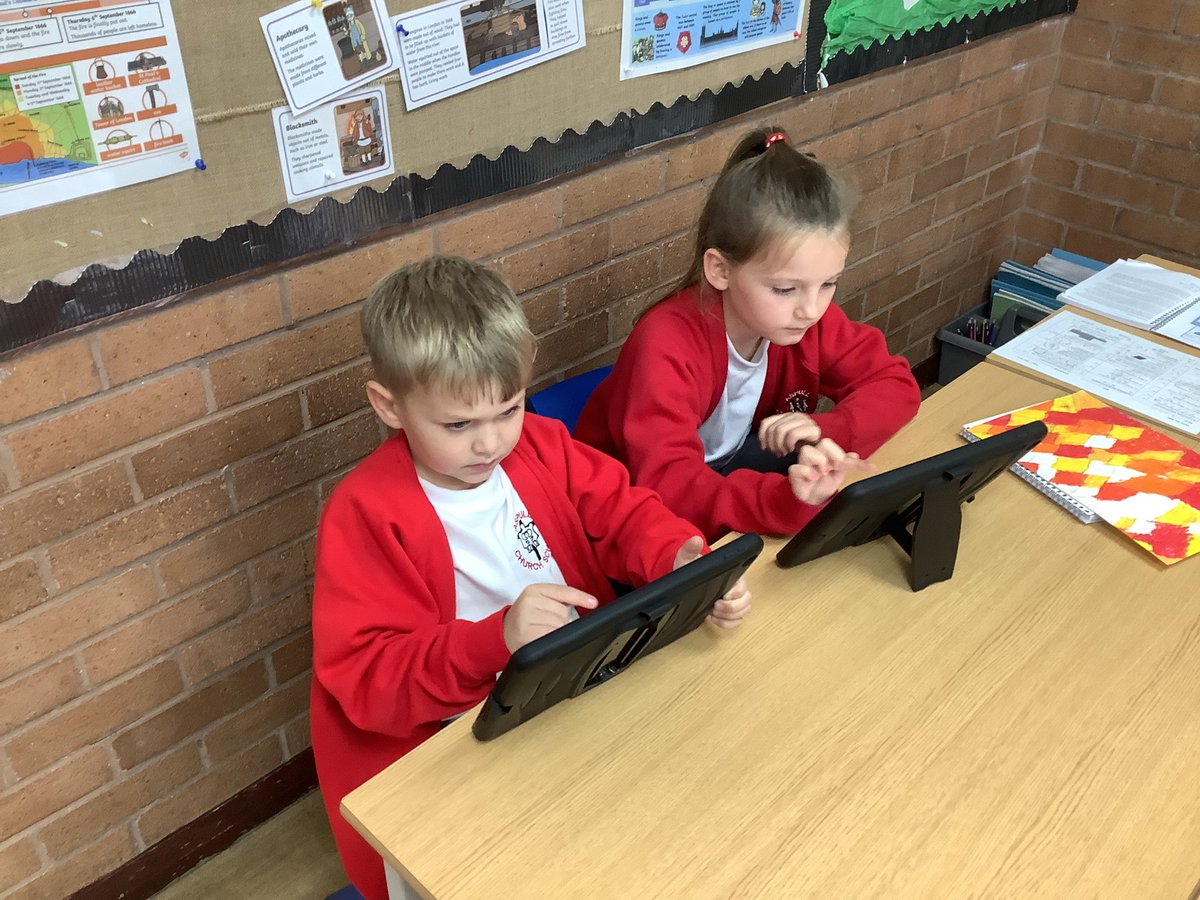 Class2Aspull's tweet image. Working hard to create our own algorithms for transport to move at the airport! #acpscomputing