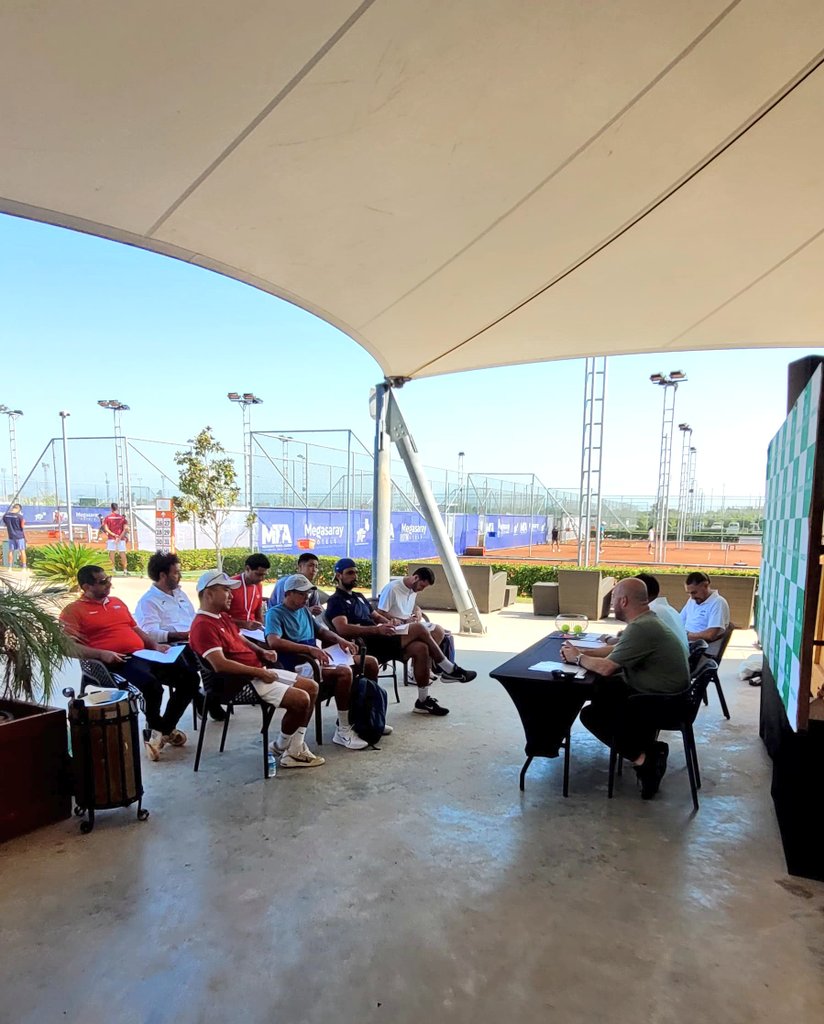 TTForgtr's tweet photo. Davis Cup Asya/Okyanusya Grup IV karşılaşmalarına Antalya ev sahipliği yapıyor🏟️

18-21 Ekim'de Megasaray Tenis Akademi'de düzenlenecek organizasyonda Guam, Irak, Kuveyt, Kırgızistan, Singapur, Suriye, Türkmenistan ve Birleşik Arap Emirlikleri'nin milli takımları mücadele ediyor. https://t.co/EJBGmLHwrv