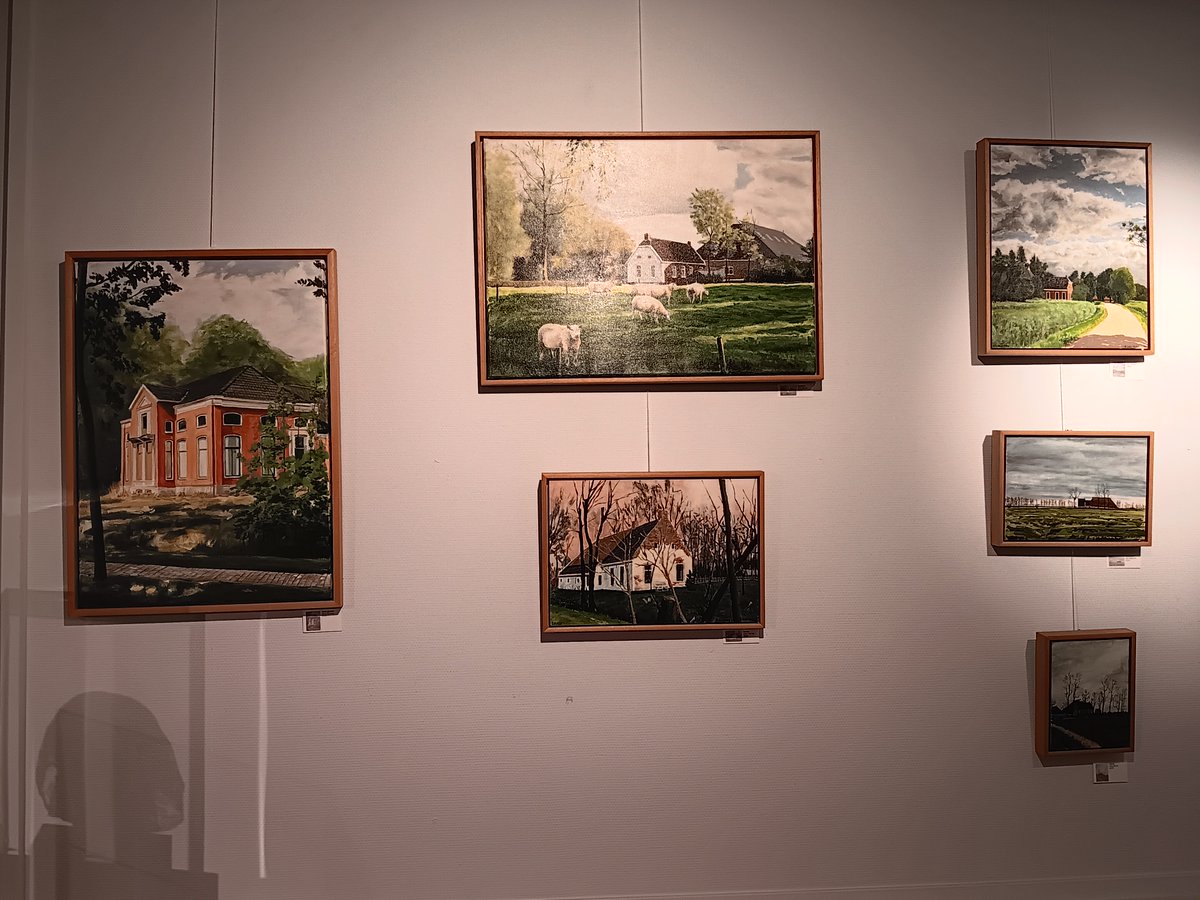 KunstBehoudGro's tweet photo. Vrijdag 13 oktober is in Groninger Zilverkamer te Appingedam nieuwe tentoonstelling geopend: de Metamorfose van een oud boerenland. Naast werken van Marten Siegers + foto's van Regine Pijning zo'n 20 werken van #deploeg uit ons depot. #kunst #cultuur #Groningen https://t.co/kAxDbaxl0j