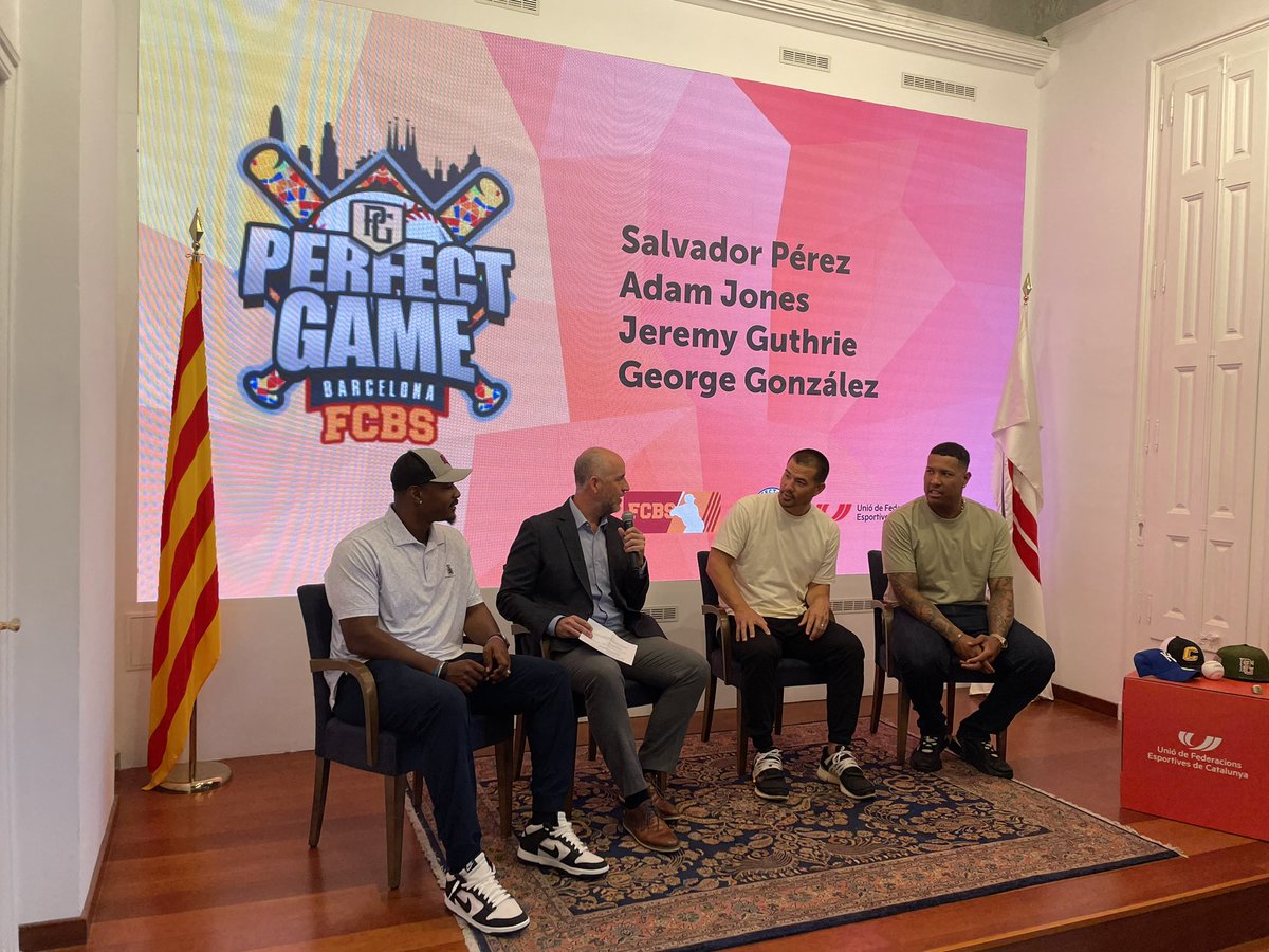 ⭐️⚾️ Aquest matí hem rebut unes visites de luxe amb la presència de les estrelles de la @MLB Salvador Pérez (@SalvadorPerez15), Adam Jones (@SimplyAJ10) i Jeremy Guthtie (@TheRealJGuts). També ens han acompanyat presidents i entrenadors de clubs de la @FCBeisbolSofbol.…