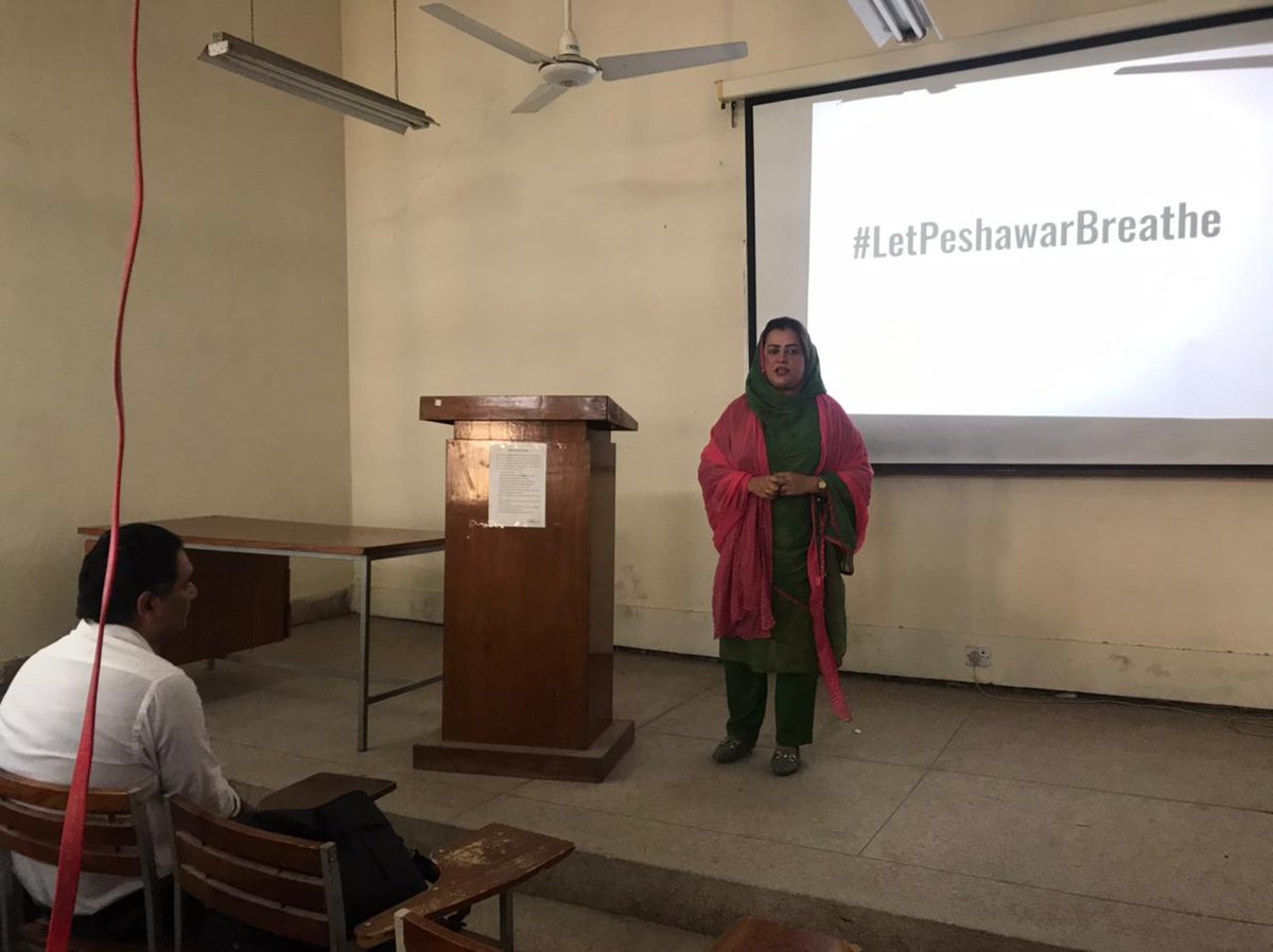 PCAAKP's tweet image. #LetPeshawarBreathe🌱 Campaign:
📢The #PCAA team held awareness sessions at @IMSciences_Pesh and Agriculture University, highlighting the impacts of #AirPollution in #Peshawar and #KhyberPakhtunkhwa.