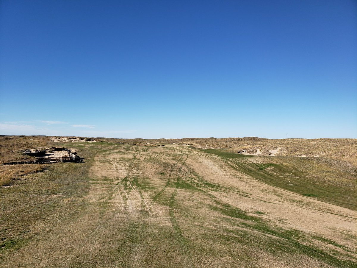 Cordlwalker's tweet image. Tis the season @Ballyneal! What a year, thankful to have this great of a turf team and support from many others here...time to tuck her in for winter and hope for lots of white gold!!
