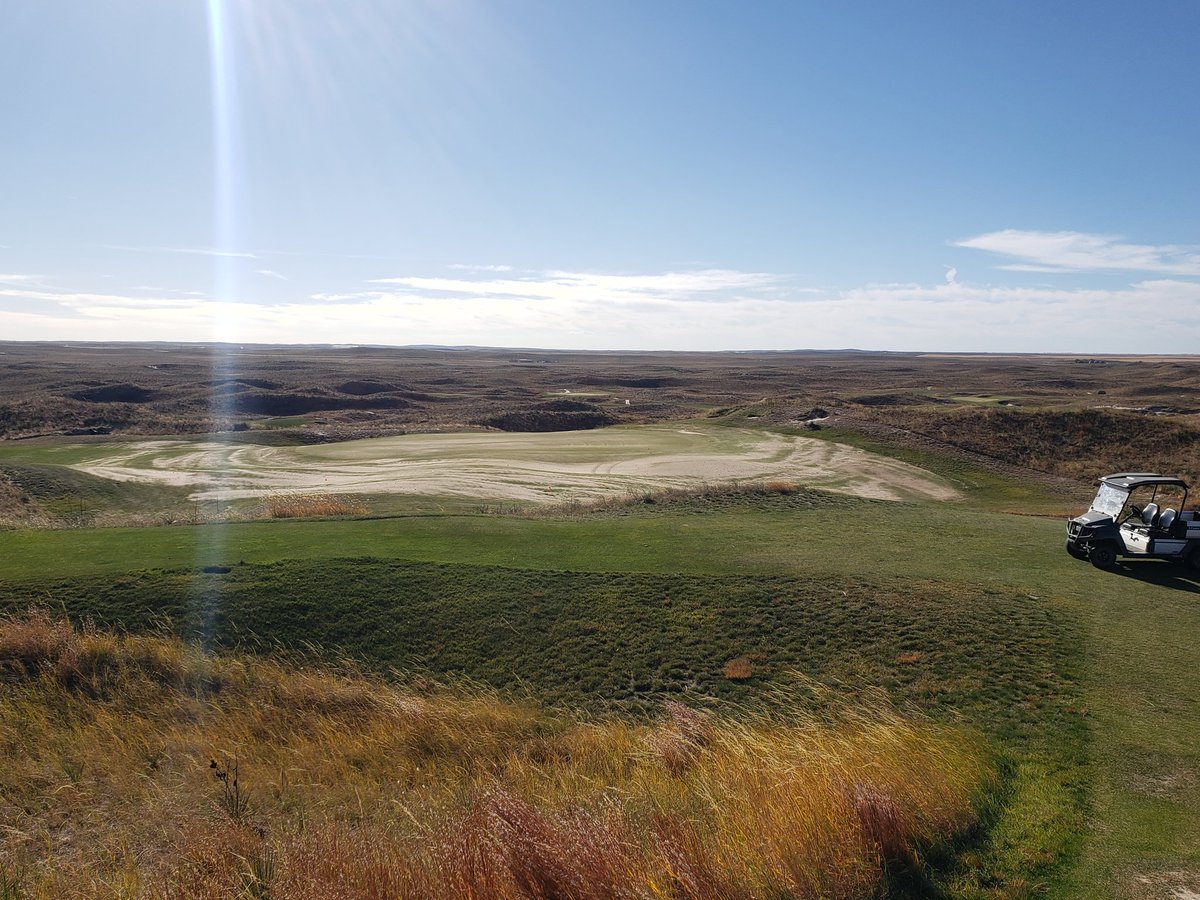 Cordlwalker's tweet image. Tis the season @Ballyneal! What a year, thankful to have this great of a turf team and support from many others here...time to tuck her in for winter and hope for lots of white gold!!