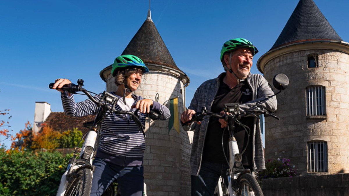 purechablis's tweet photo. ⚡ It's the moment you've all been waiting for! Starting today, celebrates the #fascinantweekend in Chablis with:
✨ La Fête des Vins de Chablis
🏃♂️ Chablis Marathon
🍁 And enjoy the shimmering autumn colors
Have a fascinating weekend with Chablis wines!
@BourgogneWines https://t.co/nx72BpONuP