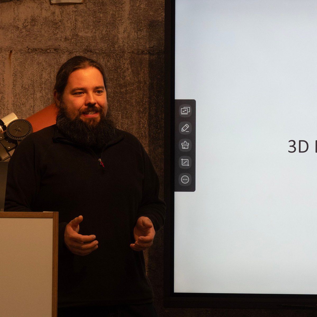 FutureSpace_KS's tweet photo. 3D-Druckverfahren ermöglichen es, dreidimensionale Objekte aus digitalen Modellen zu erstellen. Dabei werden Schichten von Material aufeinander aufgetragen, um das gewünschte Objekt zu formen. https://t.co/g0v2zaKBYR