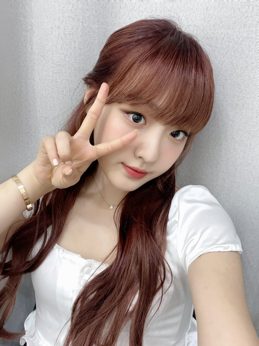 cignature_J9's tweet photo. 잘자💞👼🏻 포근포근한 밤 보내요☁️☁️

#cignature #시그니처 #CHLOE #클로이 https://t.co/gQwn2UaW8q