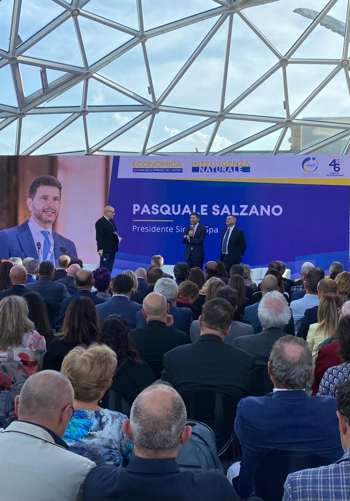SIMEST_IT's tweet photo. Il Presidente @PSalzano ha firmato oggi con il Presidente @anpit_italia @Fedeiadicicco un accordo per la promozione di iniziative di #internazionalizzazione riservate alle imprese 🇮🇹 associate #Anpit. La firma ha dato il via a #Economica2023, Convegno annuale dell’associazione. https://t.co/KzDQBEHAC7