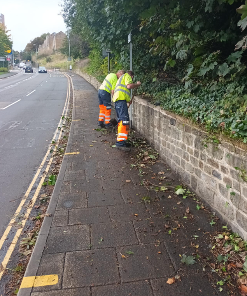 Calderdale Community Protection Team (@cmbc_cpt) on Twitter photo Have you spotted our <a href="/Calderdale/">Calderdale Council</a> teams out trimming back vegetation in Sowerby Bridge ? #DaysOfActionCdale Have you spotted our <a href="/Calderdale/">Calderdale Council</a> teams out trimming back vegetation in Sowerby Bridge ? #DaysOfActionCdale
