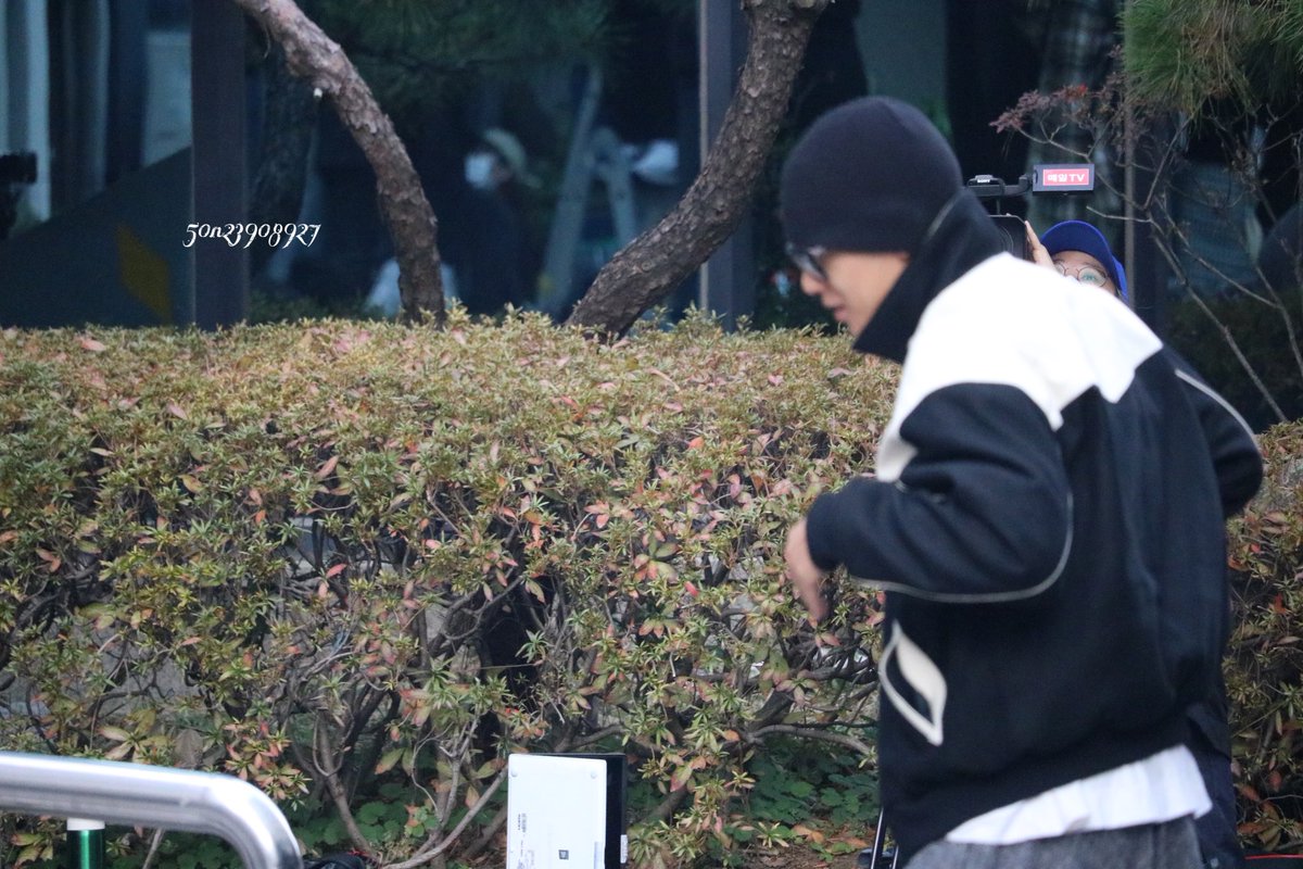 50n23908927's tweet photo. 뮤뱅 출근 세븐틴 민규  원우

#세븐틴  #セブチ #SEVENTEEN #민규 #원우 #ウォヌ #ミンギュ  #mingyu #wonoo https://t.co/UUW6n3xNMC