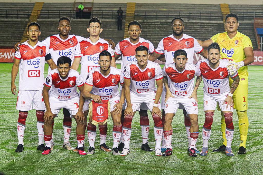 crumar92's tweet photo. Real Estelí a la final de la Copa Centroamericana✍🏼🇳🇮
•Derrotaron al campeón de🇬🇹
•Derrotaron al campeón de🇸🇻 
•Derrotaron al campeón de🇭🇳 
•Eliminaron al campeón de🇨🇷 
•Eliminaron al campeón de🇵🇦 

Jugarán su primera final internacional ante Alajuelense🇨🇷

¡¡HISTORIA PURA NICA👏🏻!!