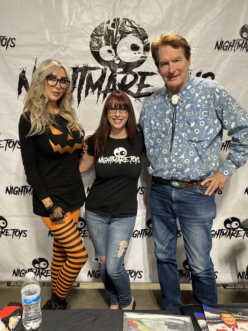 Another fantastic signing event with Joe Bob and Darcy!! @kinky_horror 🖤🖤🖤 #LasVegas #nightmaretoys #HorrorCommunity<a href="/tag/lasvegas"class="tags"><span>#lasvegas</span></a><a href="/tag/horrorcommunity"class="tags"><span>#horrorcommunity</span></a><a href="/tag/nightmaretoys"class="tags"><span>#nightmaretoys</span></a>