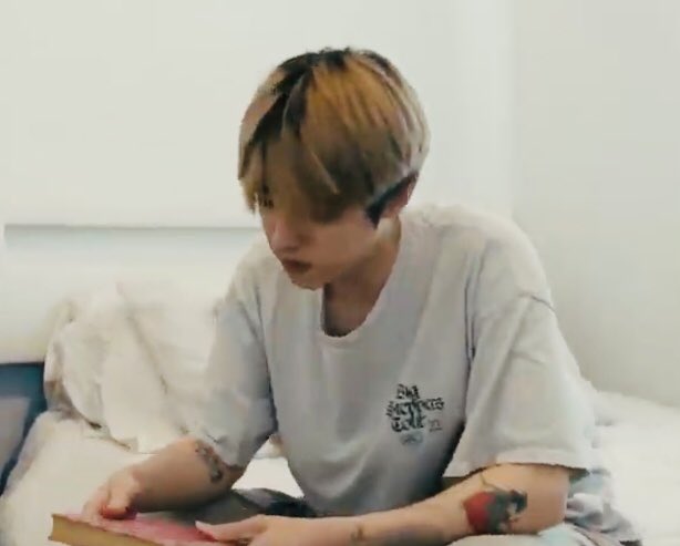 pepapepi72's tweet image. 🤍🤍🤍🤍🤍
#EverythingEverywhere 

 @vaultboy @eaJPark ❤️

#vaultboy #eaJPark