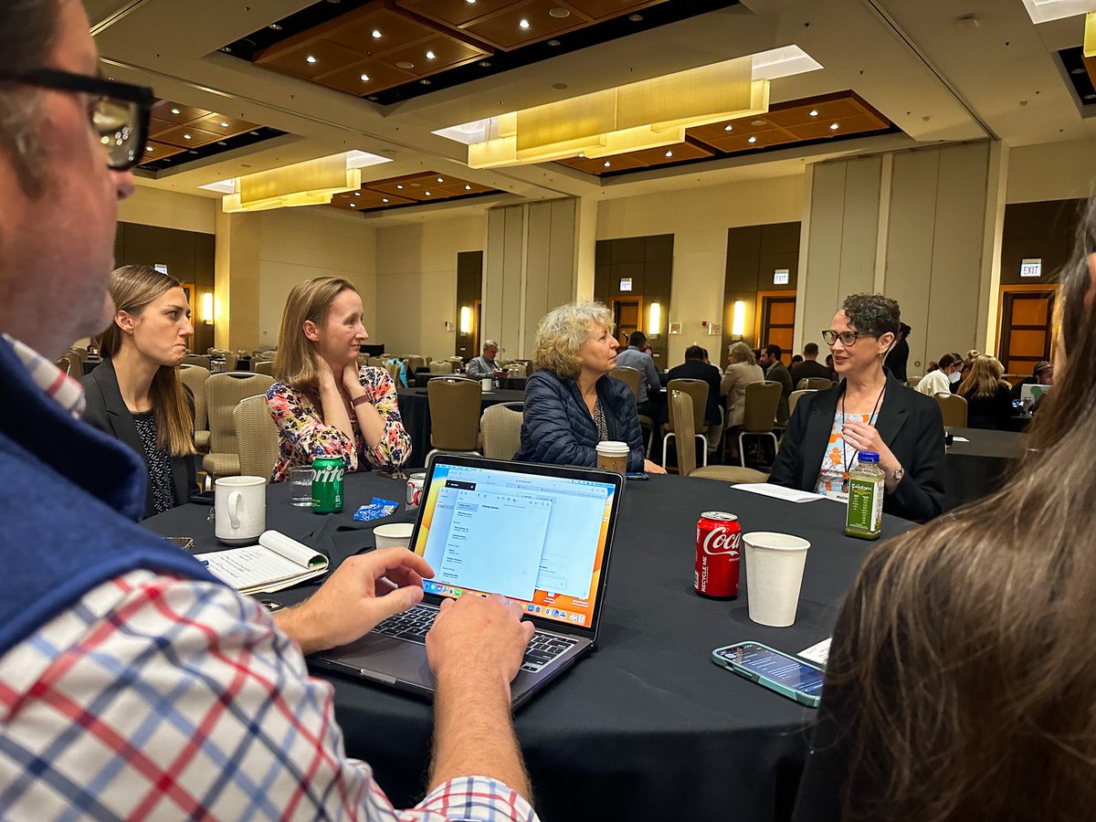 stanfordaimlab's tweet image. Highlights from @StanfordAIMLab’s @SEAnesHQ workshop: ChatGPT’s role in advancing anesthesiology education. Insights by @larrychu &amp;amp; team show how AI meets human intellect to transform learning. 🌟 Read more: tinyurl.com/seafall23 #Anesthesiology #MedEd #AI #SEA