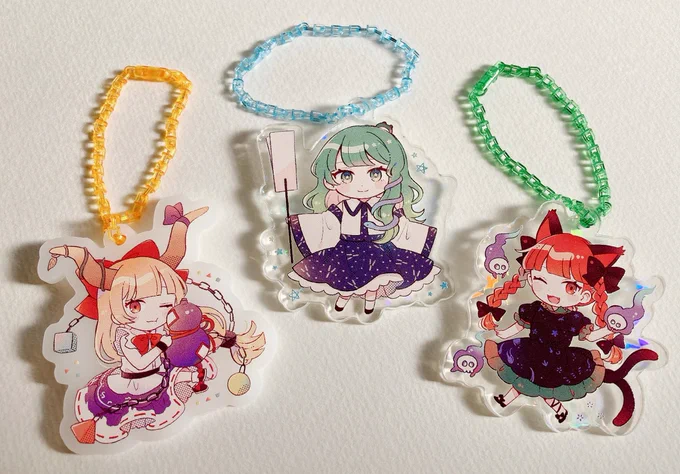 秋季例大祭に持っていくアクリルキーホルダーが届きました!萃香、お燐、早苗です。マットなアクリルやホログラムなアクリルに刷って頂きました