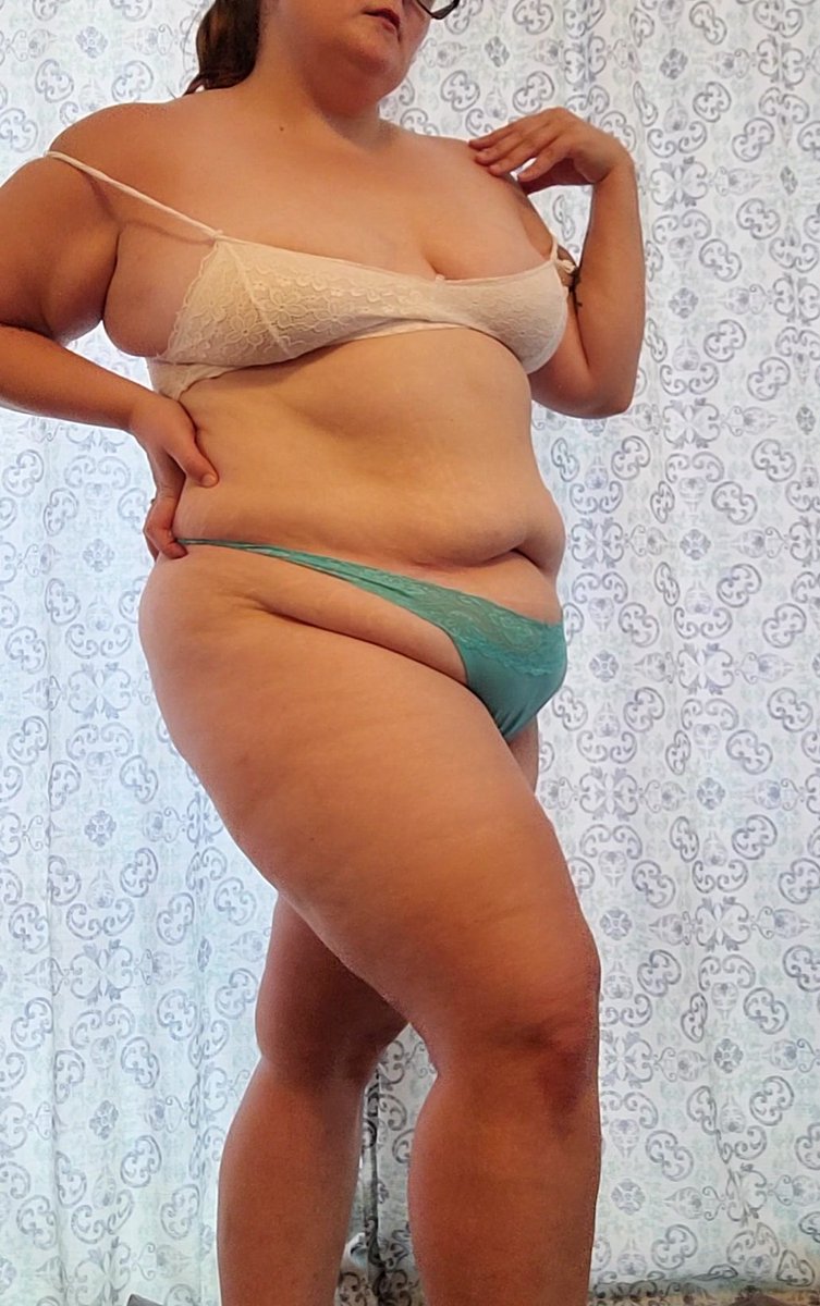 bbw3117's tweet photo. Chubby is sexy. #bbw #chubby #curvy #lingerie #hot #sexy #onlyfans #fansly https://t.co/JTokx0jkcn