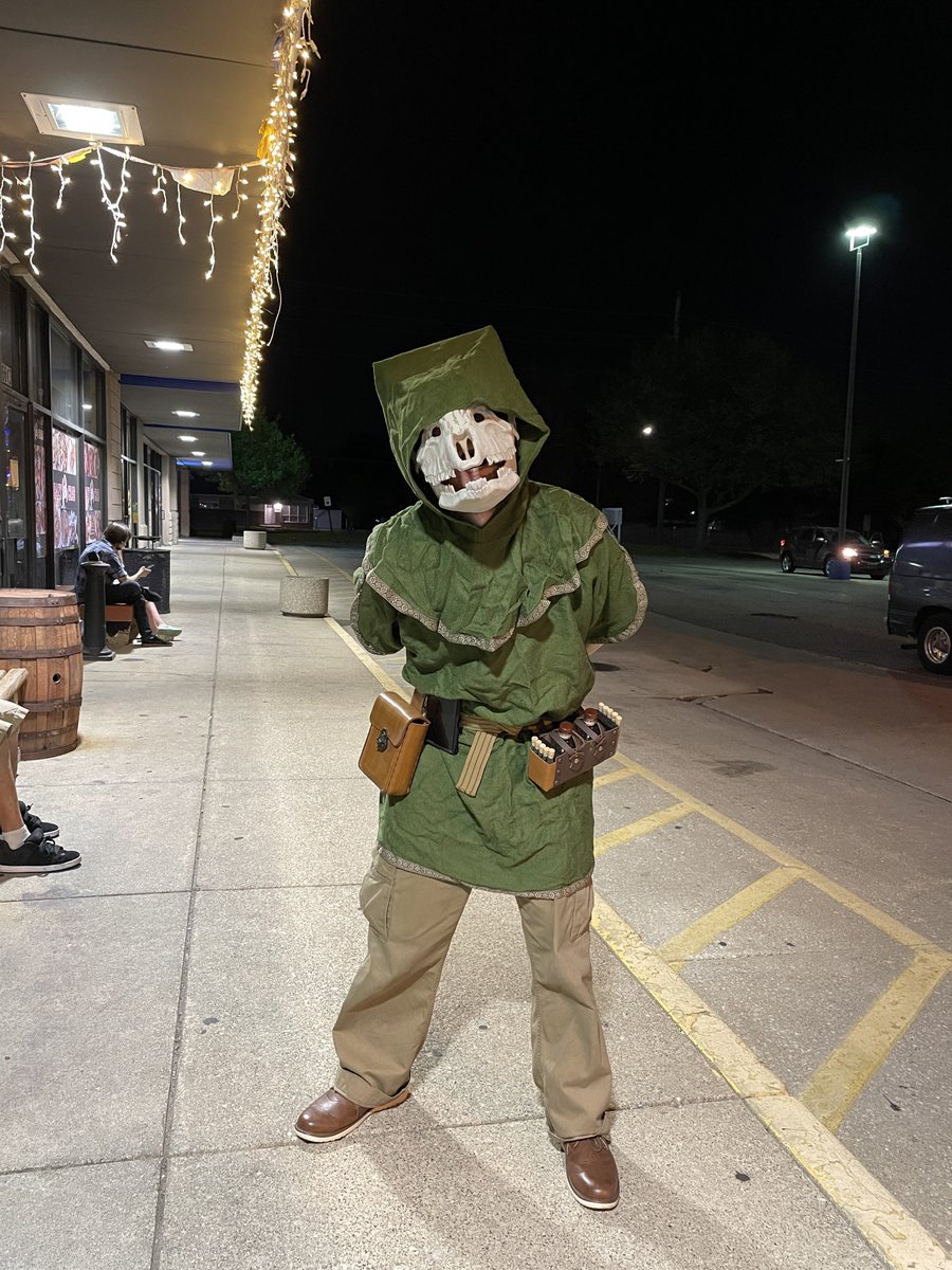 JStreetGaming's tweet photo. Midnight release @GameStop https://t.co/bKZYBNIN3Z