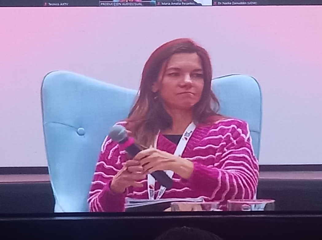 Vili (@vili_pl) on Twitter photo 🚨🚨 Firts day #WSMC23 #Cali #Colombia
📢Breakout Panel Session📢
👉Panelists shared different perspectives on integrating gender equality into social marketing proposals.
Thank you, <a href="/MEugeniaDAngelo/">Eugenia D'Angelo</a> and <a href="/Dr_NadZ/">Dr Nadia Zainuddin</a> for sharing your work. It was exciting to hear from you. 🚨🚨 Firts day #WSMC23 #Cali #Colombia
📢Breakout Panel Session📢
👉Panelists shared different perspectives on integrating gender equality into social marketing proposals.
Thank you, <a href="/MEugeniaDAngelo/">Eugenia D'Angelo</a> and <a href="/Dr_NadZ/">Dr Nadia Zainuddin</a> for sharing your work. It was exciting to hear from you.