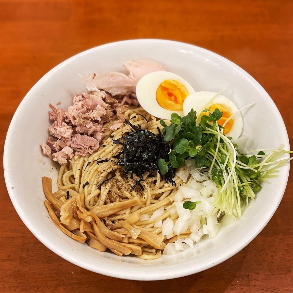 lamian_laoshi's tweet photo. ★★★★½ [ #HiddenMenu ] #Niboshi flavored #SouplessRamen of @menya_hululu : combination of #tuna and #niboshi makes rich and deep taste. https://t.co/XJ5fuDCaHm