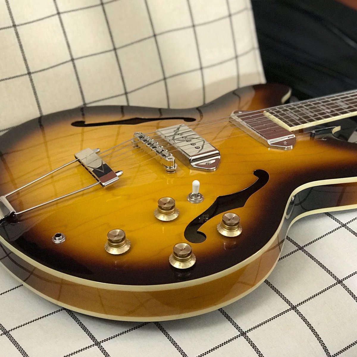 This has always been a favorite but it doesn’t get a lot of play time. That said, it is one of the best looking and feeling guitars I have!
#epiphone #casino #electricguitar #sunburst #p90 #hollowbody
