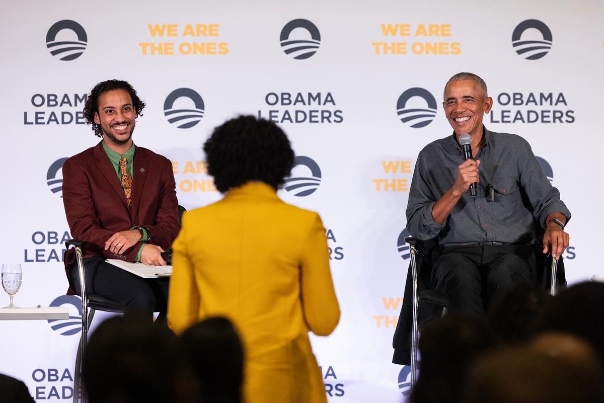BarackObama's tweet image. From our @ObamaFoundation Scholars to our Voyagers, the leaders I met this week inspired me. They’re organizing in their communities, finding solutions to important challenges, and using their voices to bring about change.