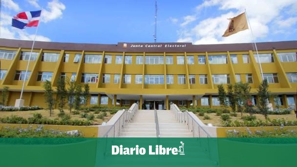 DiarioLibre's tweet image. 🗞 |#NacionalDL| La JCE y partidos acuerdan auditar equipos que se utilizarán en las elecciones del 2024

🔗ow.ly/LGEF50Q3KNV

#DiarioLibre #JCE #Autoria #Equipos #Elecciones