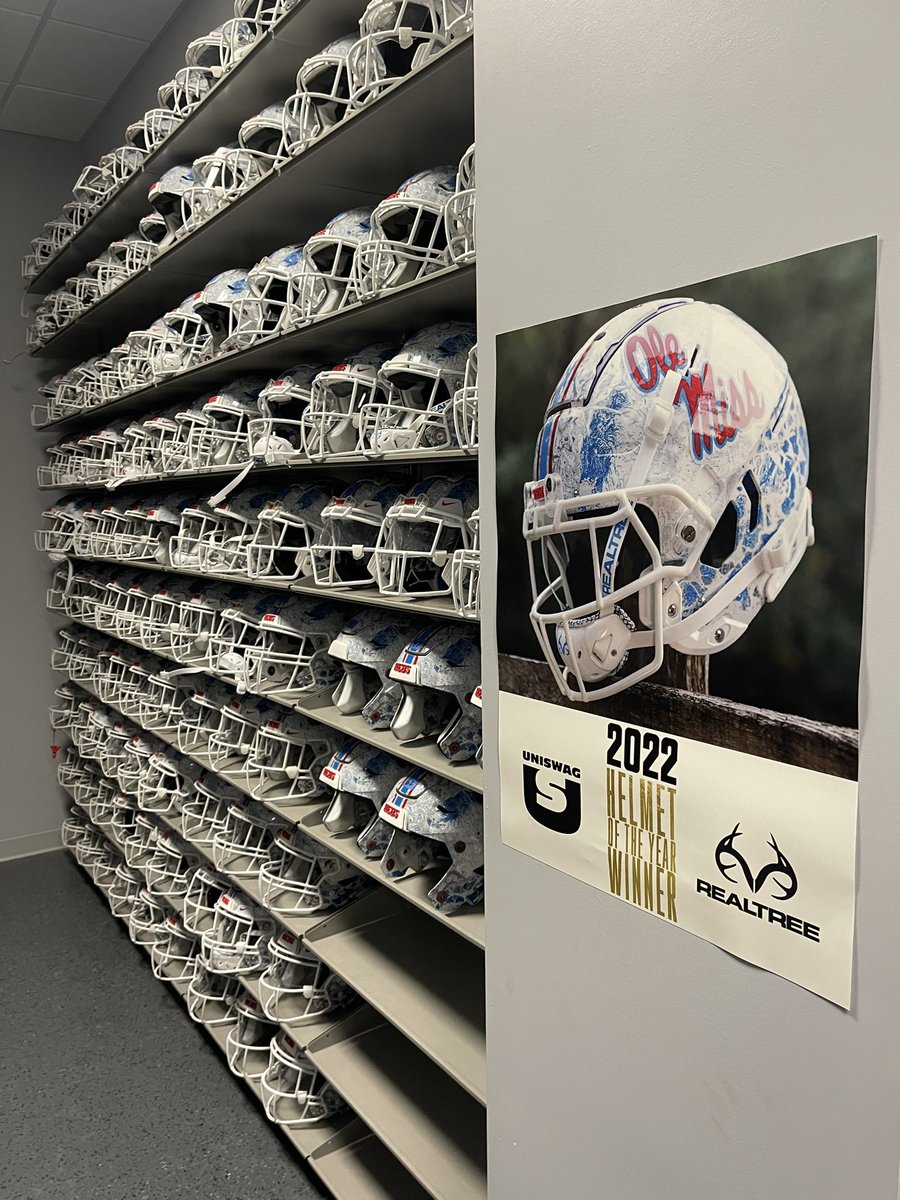 2022 Helmet of the year making its return ❄️