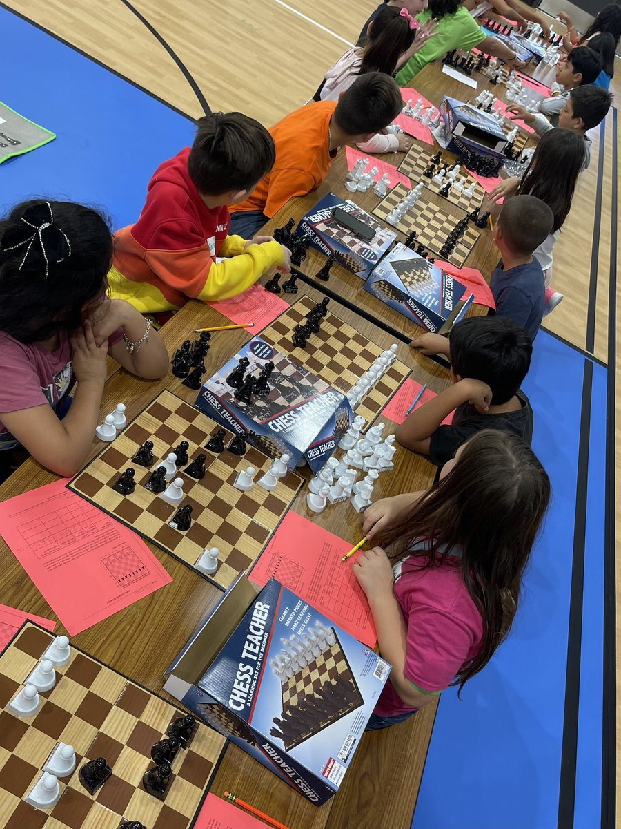 Mrs. Salinas tweet media