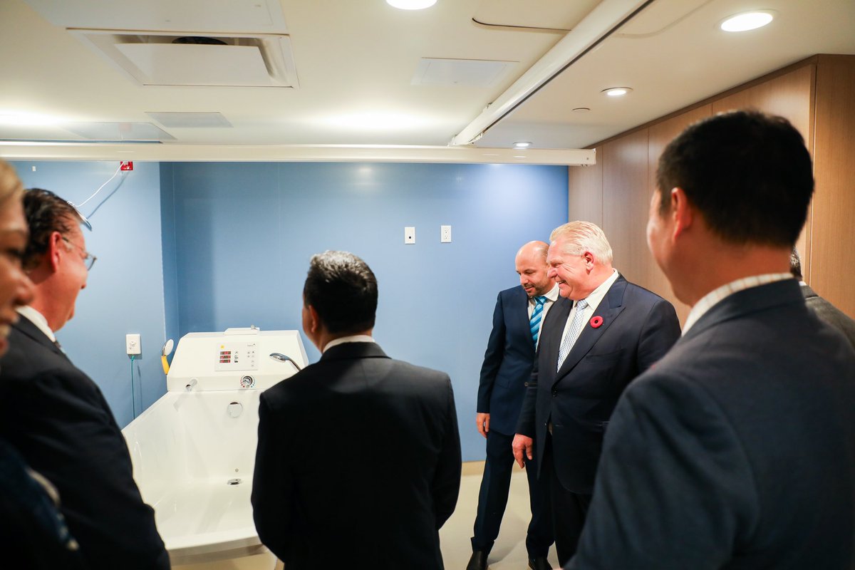 We are connecting seniors to the care they need, closer to their families.
 I was thrilled to attend the official grand opening of Wellbrook Place in Mississauga which includes homes for 632 seniors in two, new, state-of-the-art long-term care facilities.