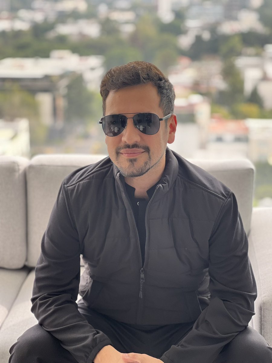 HectorT99480190's tweet photo. Just chillin
#drhectortreviño #capilea #capileamonterrey #hairtrasplant #injertocapilar #microinjertocapilar #cabello #trasplantecapilar #health #doctor #medical #capileatijuana #love #medicine #drhectortrevino #capileamexico #hairtrasplantsurgeon https://t.co/6ApcBf5GcZ