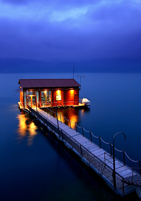 AceWeekly's tweet photo. Lake House, Arnissa, Greece #LakeHouse #Arnissa #Greece https://t.co/GRuT2xzsrA https://t.co/hiFYcDleFd