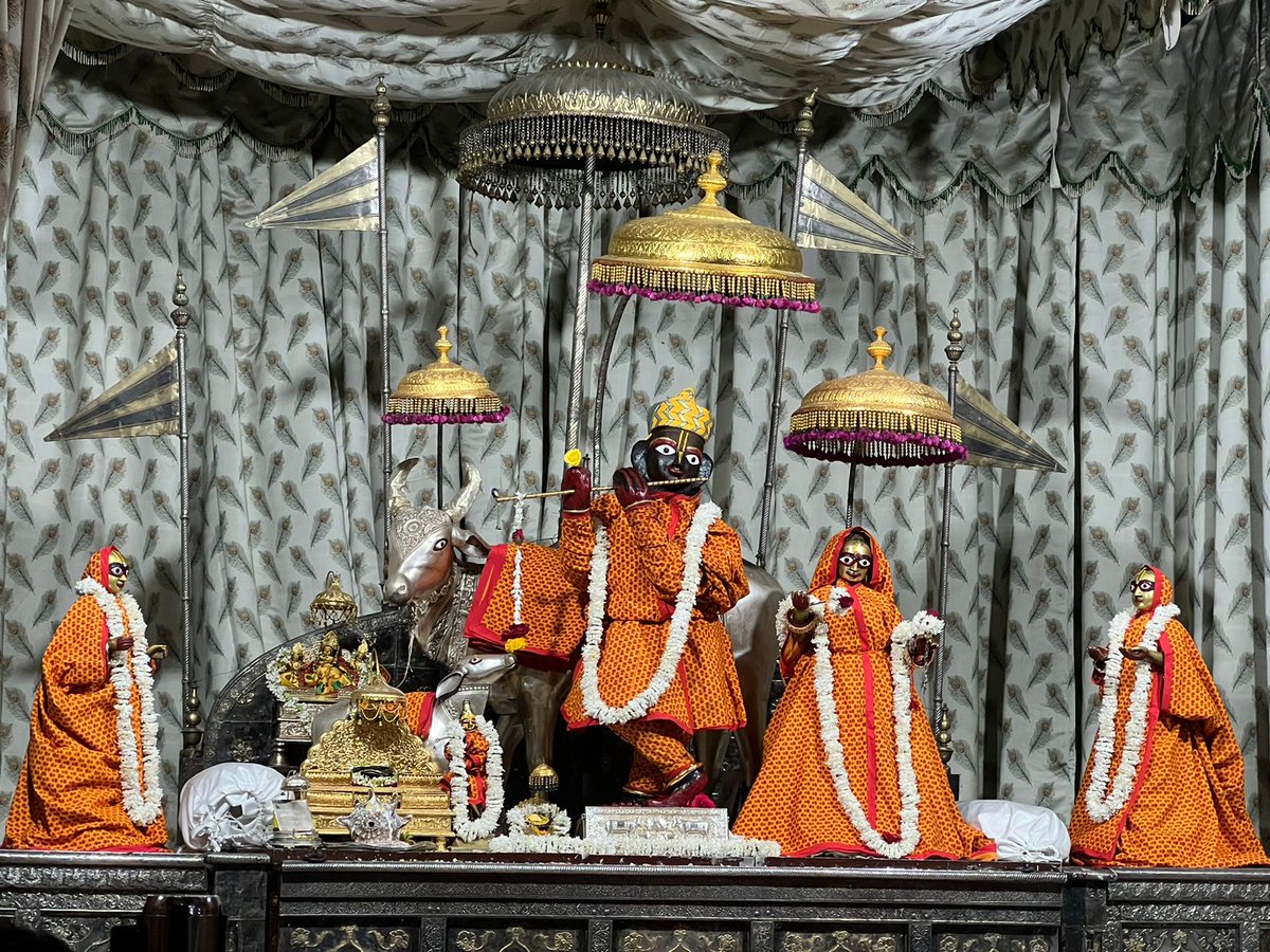 RakeshJhotwara_'s tweet image. श्री आराध्य गोविन्द देव जी 🙏
#GovindDevJi #JaiShreeKrishna #FridayVibes
