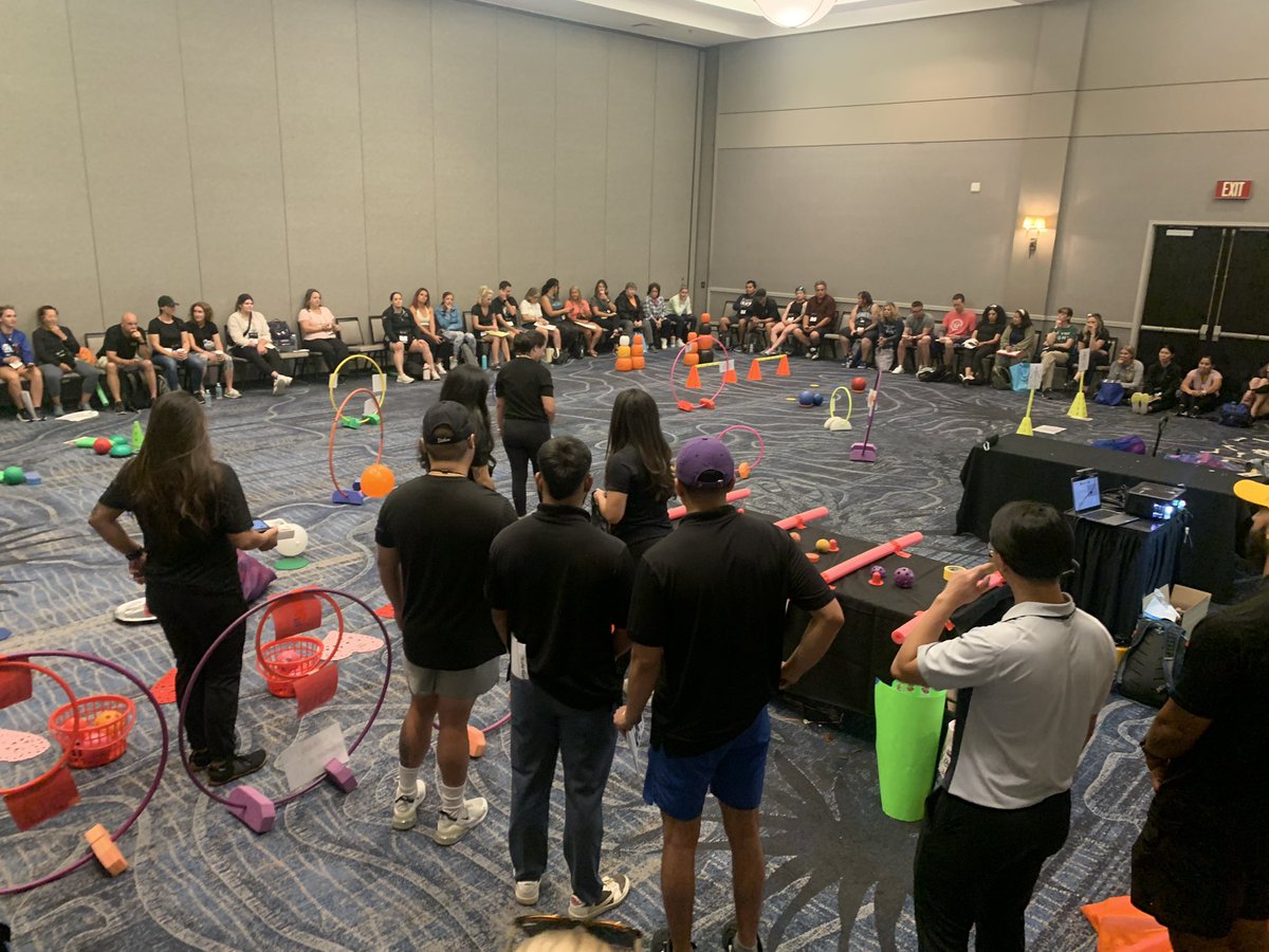 Packed room for the CSULB student thematic activities! #NAPEC52