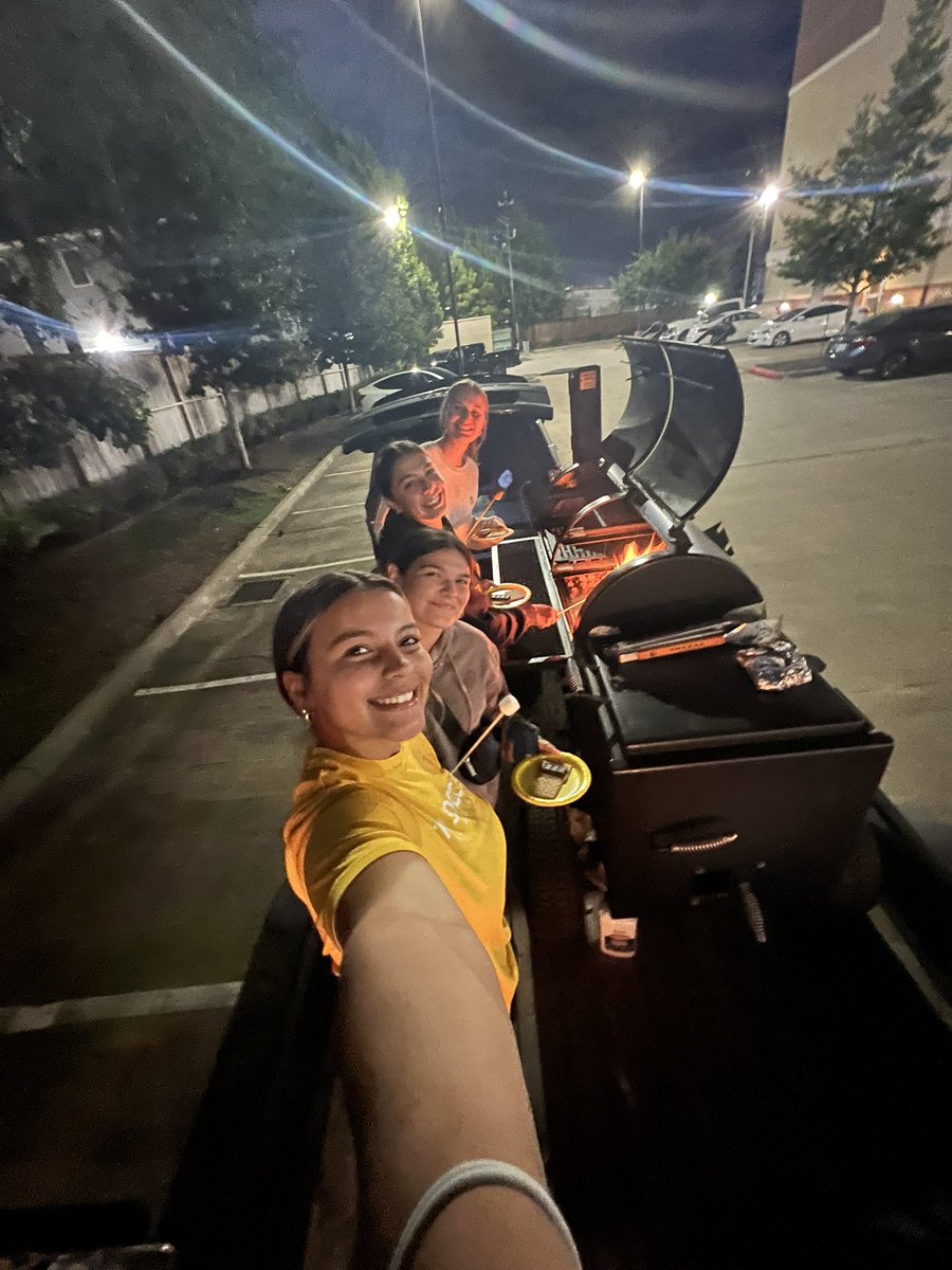 TLUWSOC's tweet photo. Mores s’mores please 🍫 

Calm before the storm 🌊🏴‍☠️

#TooLiveU | #PupsUp https://t.co/IeB811TQou